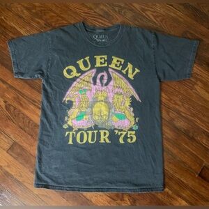 vintage queen tour 75 tshirt